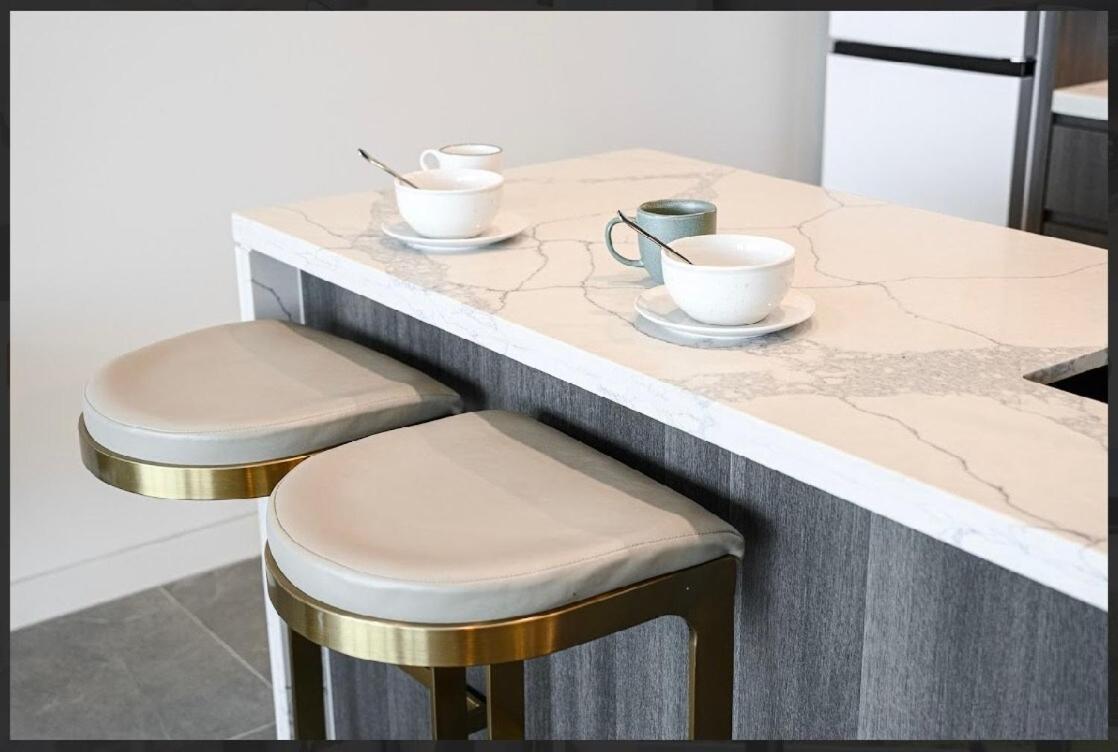 Elegant Art Deco World Class Building Apartment *